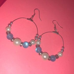 Sliver earrings with blue and white pearls